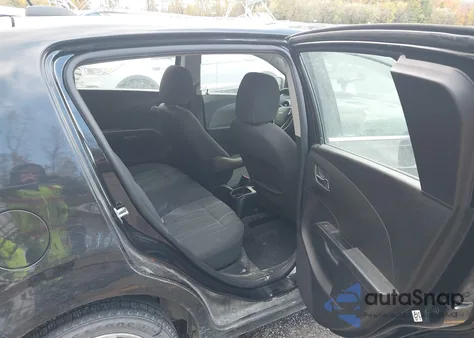 2015 Chevrolet Sonic Lt Auto из США, поврежденный, VIN 1G1JC6SBXF4171393